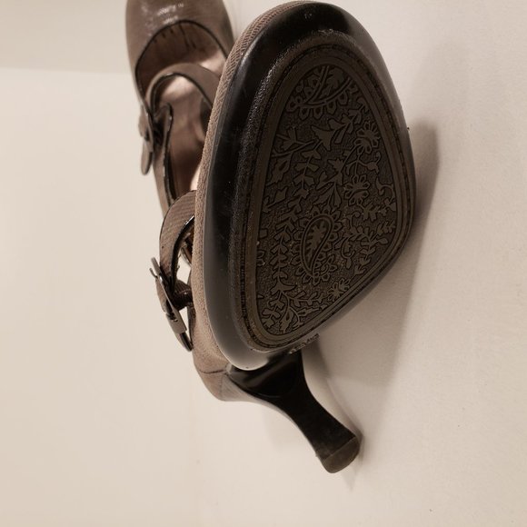 Heels Closed-toe buckle Mary Jane heels - Picture 5 of 16